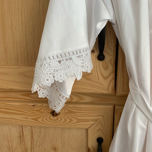 AW.Bridal white satin & lace “BRIDE” Robe size L - Picture 3 of 7